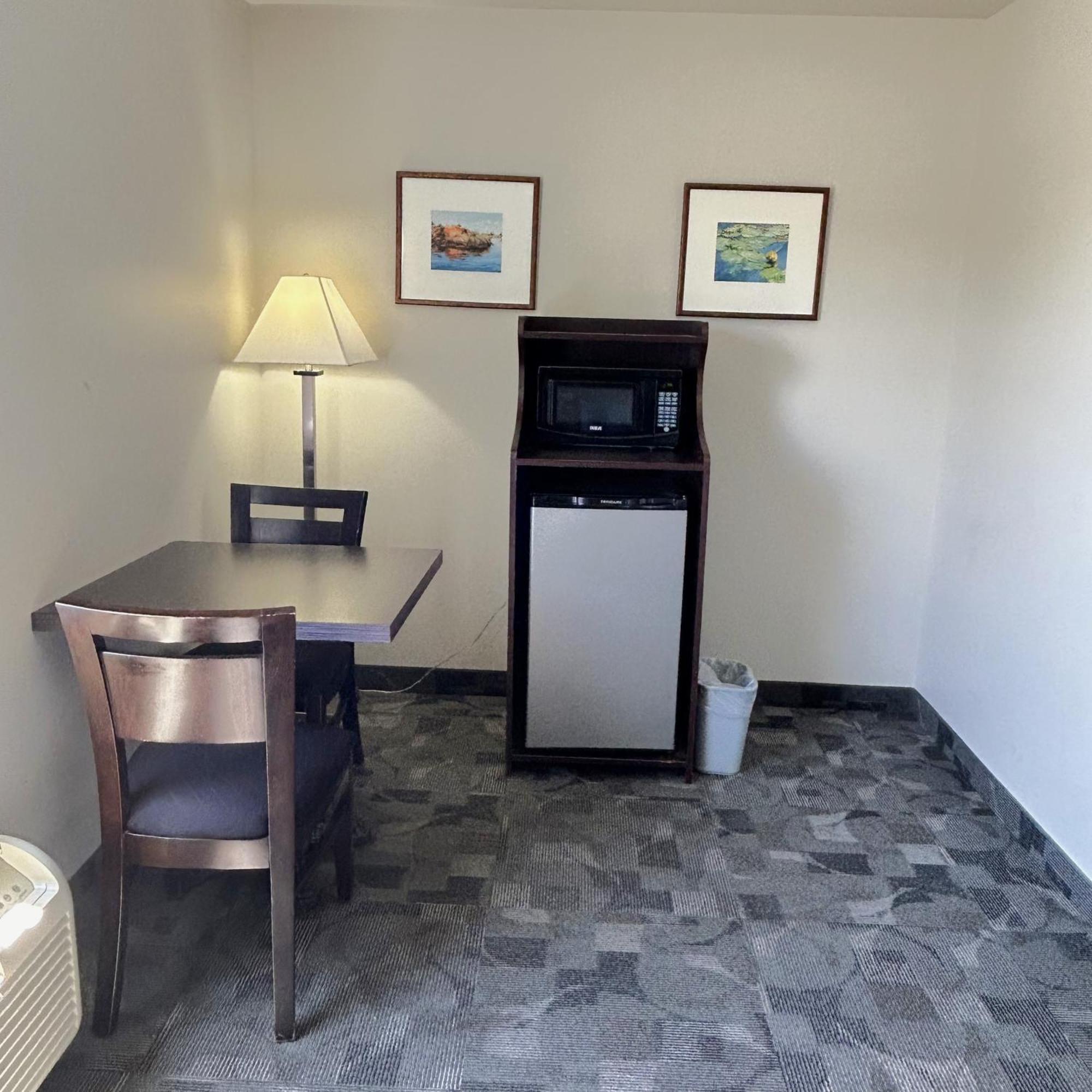 Midland Inn & Suites Zewnętrze zdjęcie