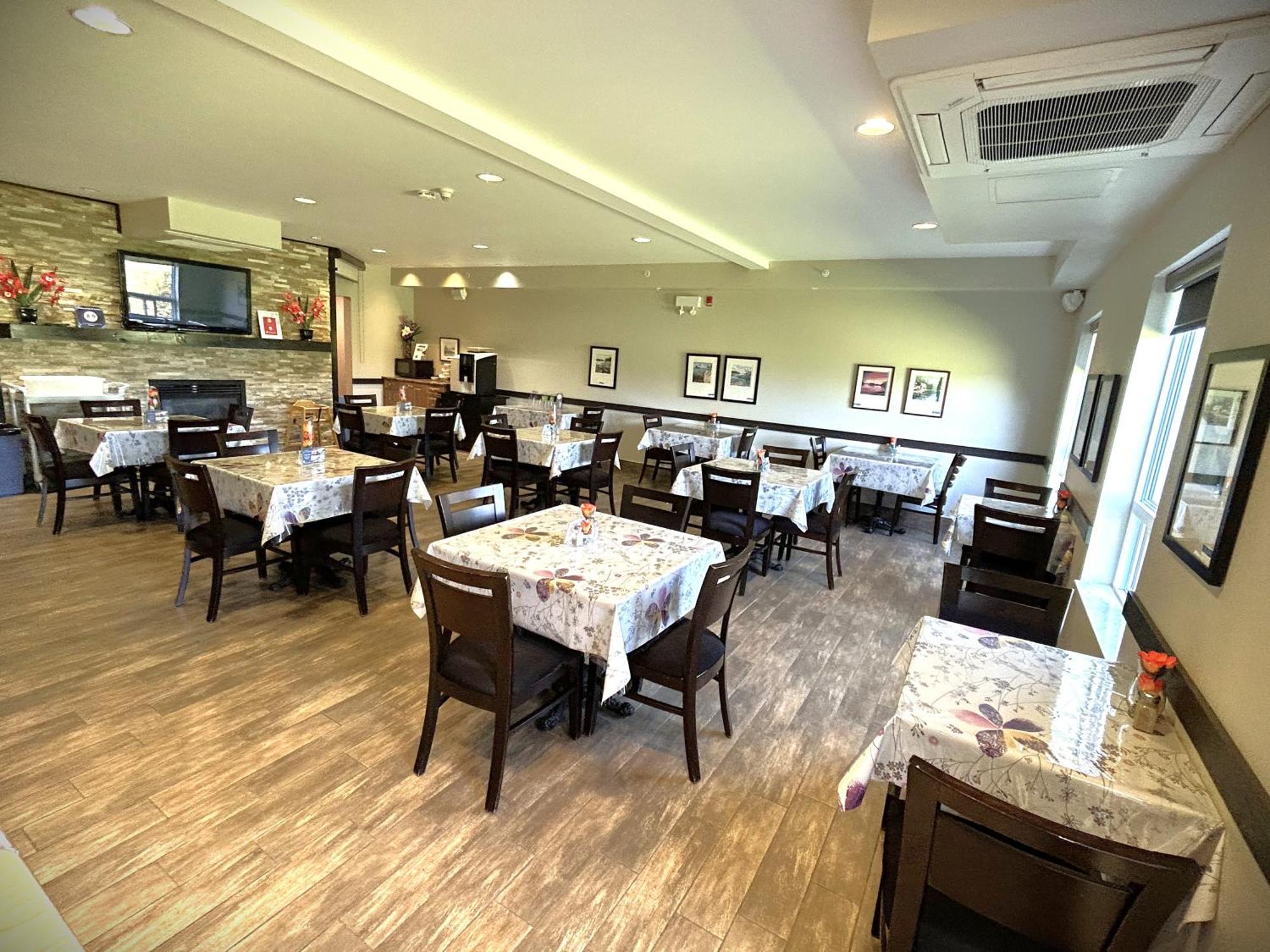 Midland Inn & Suites Zewnętrze zdjęcie