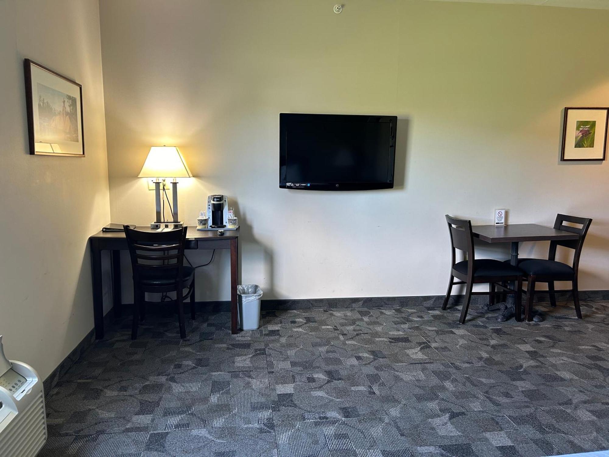 Midland Inn & Suites Zewnętrze zdjęcie