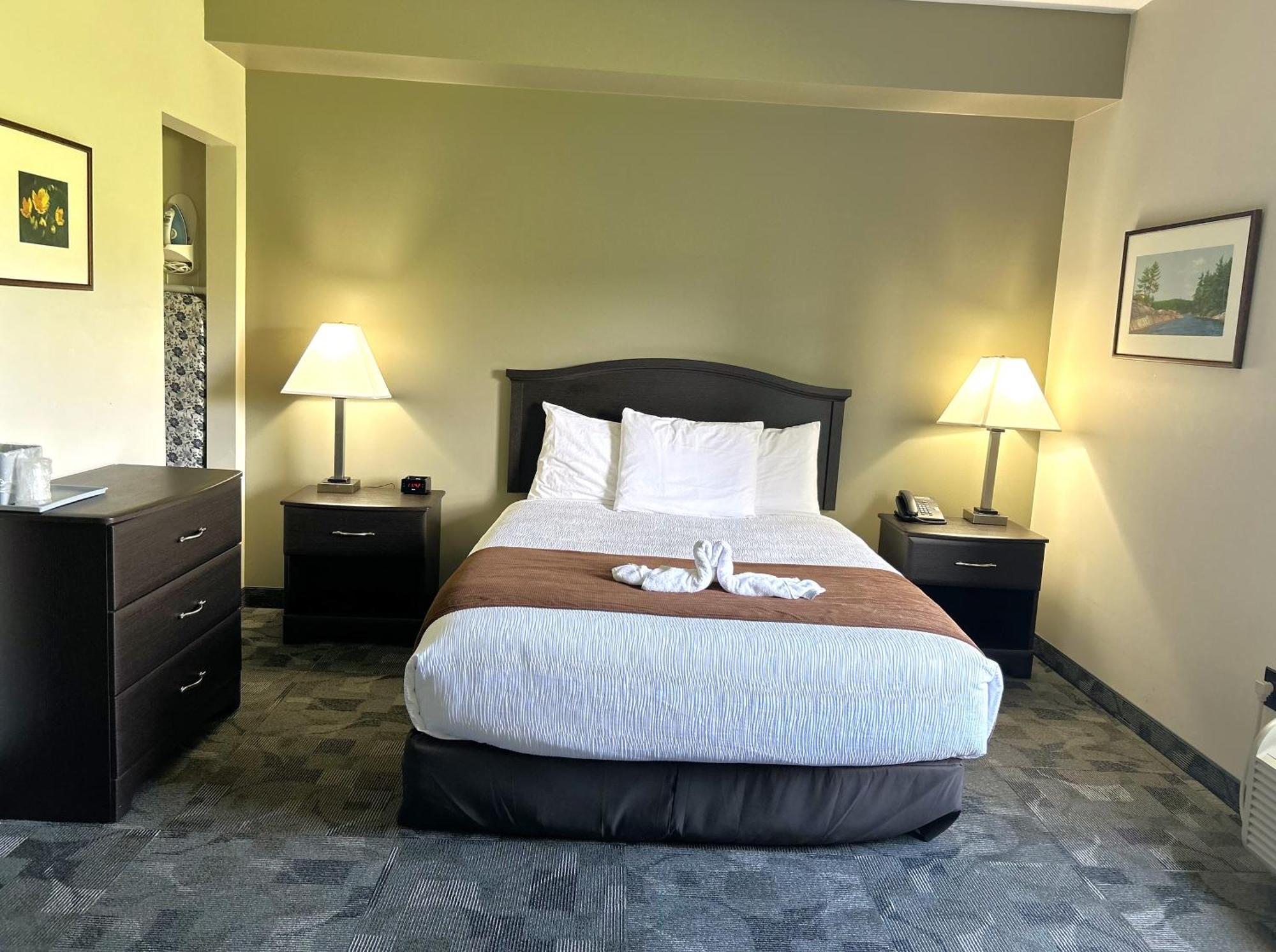 Midland Inn & Suites Zewnętrze zdjęcie